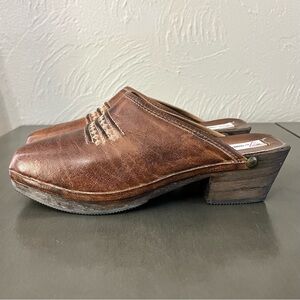 Vintage 90s GUESS by Georges Marciano Brown Leather Wood Clogs Shoes Womens 6.5